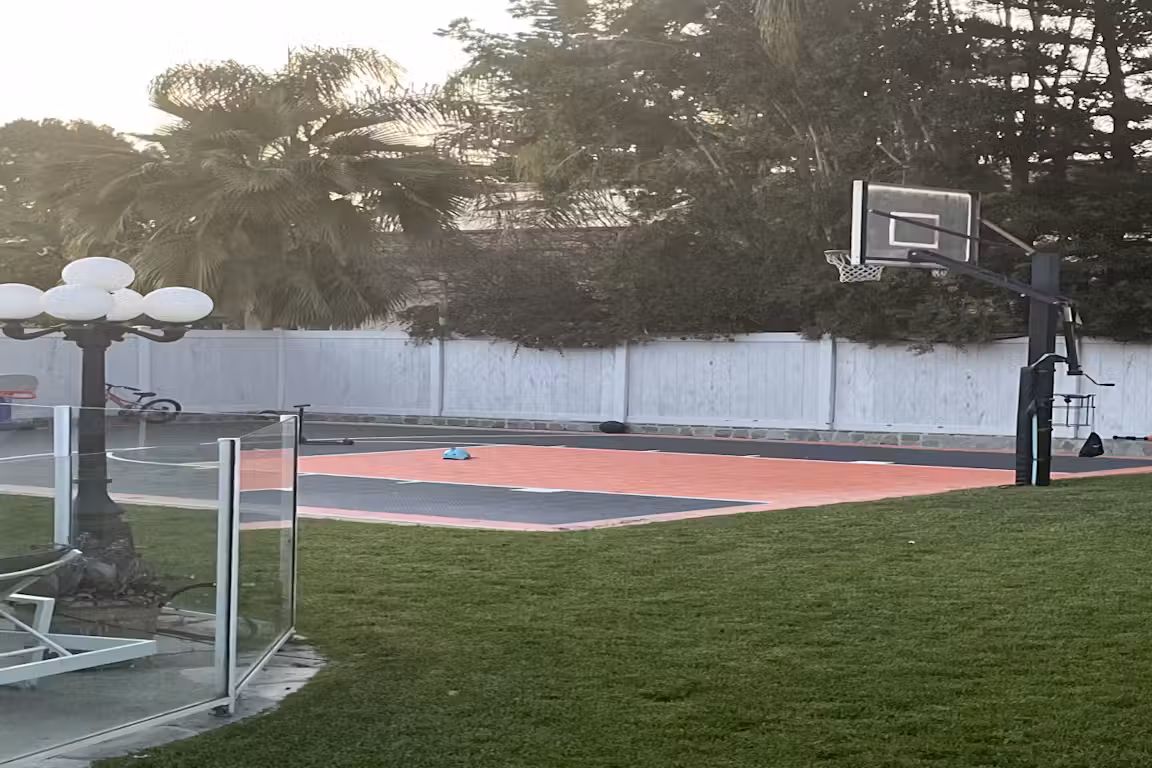 Sherman Oaks Private Basektball Court