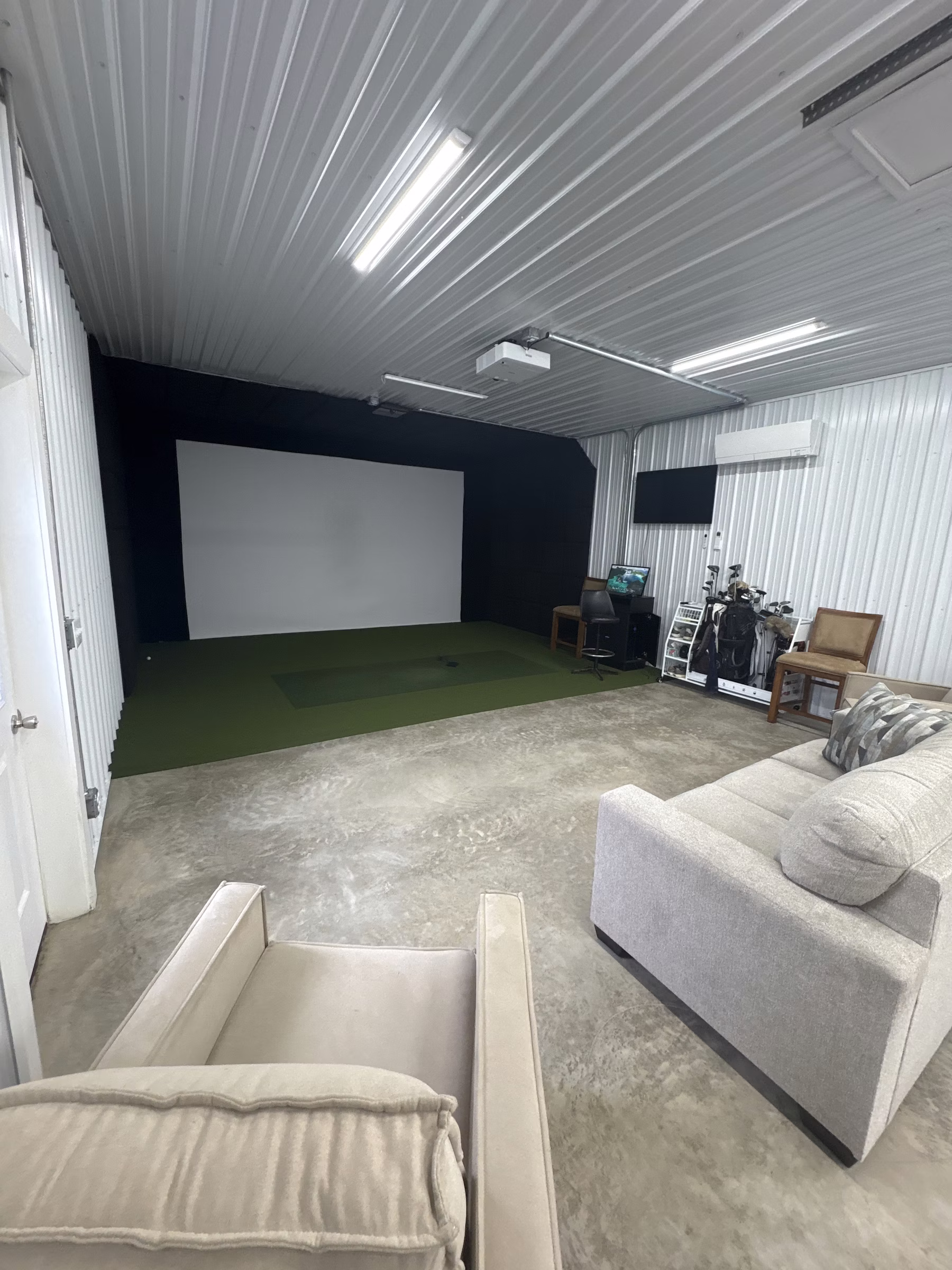 The Red Barn Golf Sim