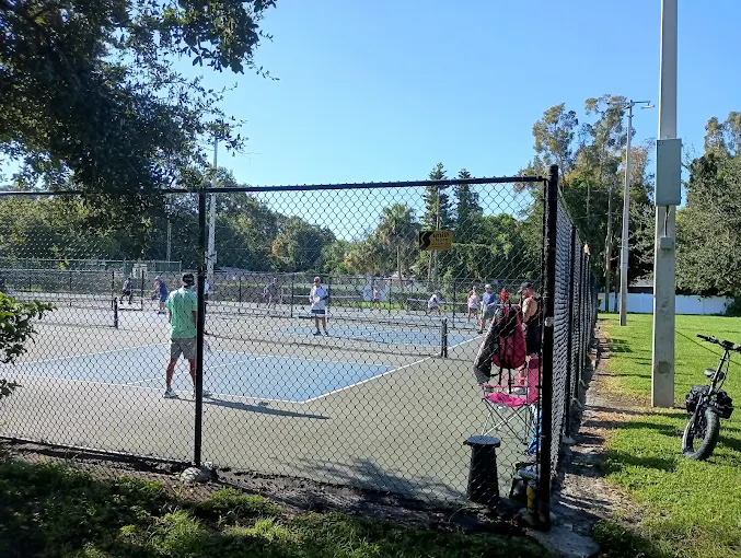 Crescent Lake Park